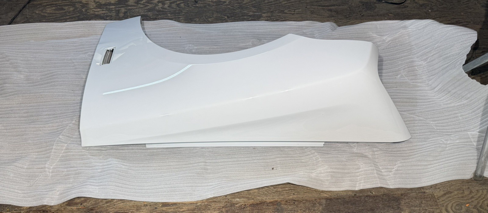 OEM 2019-2024 Rolls Royce Cullinan Front Left Fender Wing LH (Driver side) White