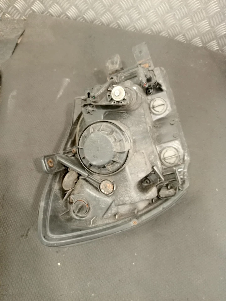 2006 KIA SPORTAGE MK2 ЛЕВАЯ ПАССАЖИРСКАЯ СТОРОНА ФАРЫ #9 - Изображение 2 из 3