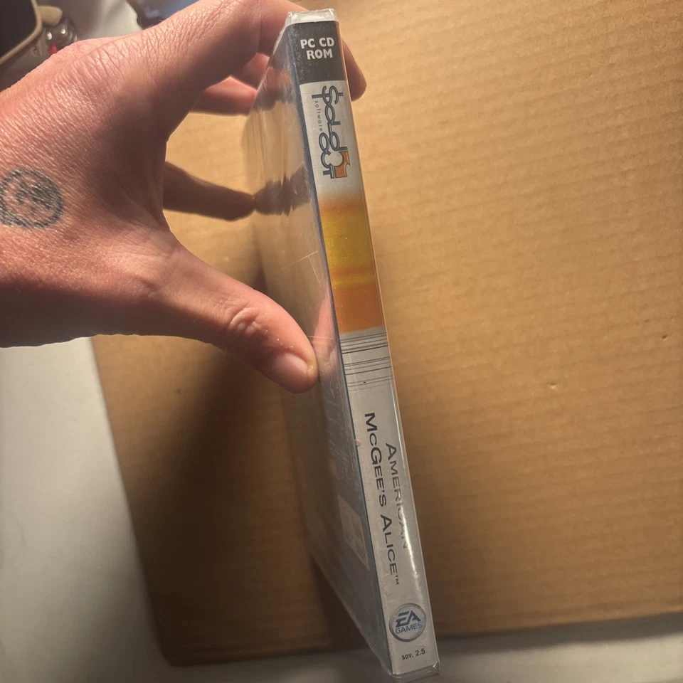 American McGee's Alice (PC CD-ROM, 2000) BRAND NEW SEALED EA Games Windows 95 - Image 3 of 4