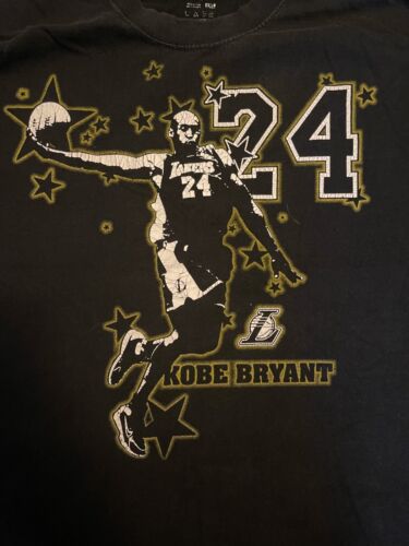 Vintage Kobe Bryant Nike T-shirt - BIDSTITCH