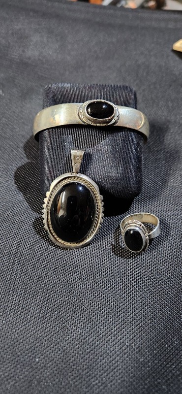 Beautiful Sterling Sliver And Black Onyx Ring,bracelet And Pendent