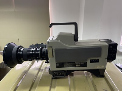 SONY DXC-M3 3CCD Broadcast Camcorder / Kamera + Case + Viewfinder