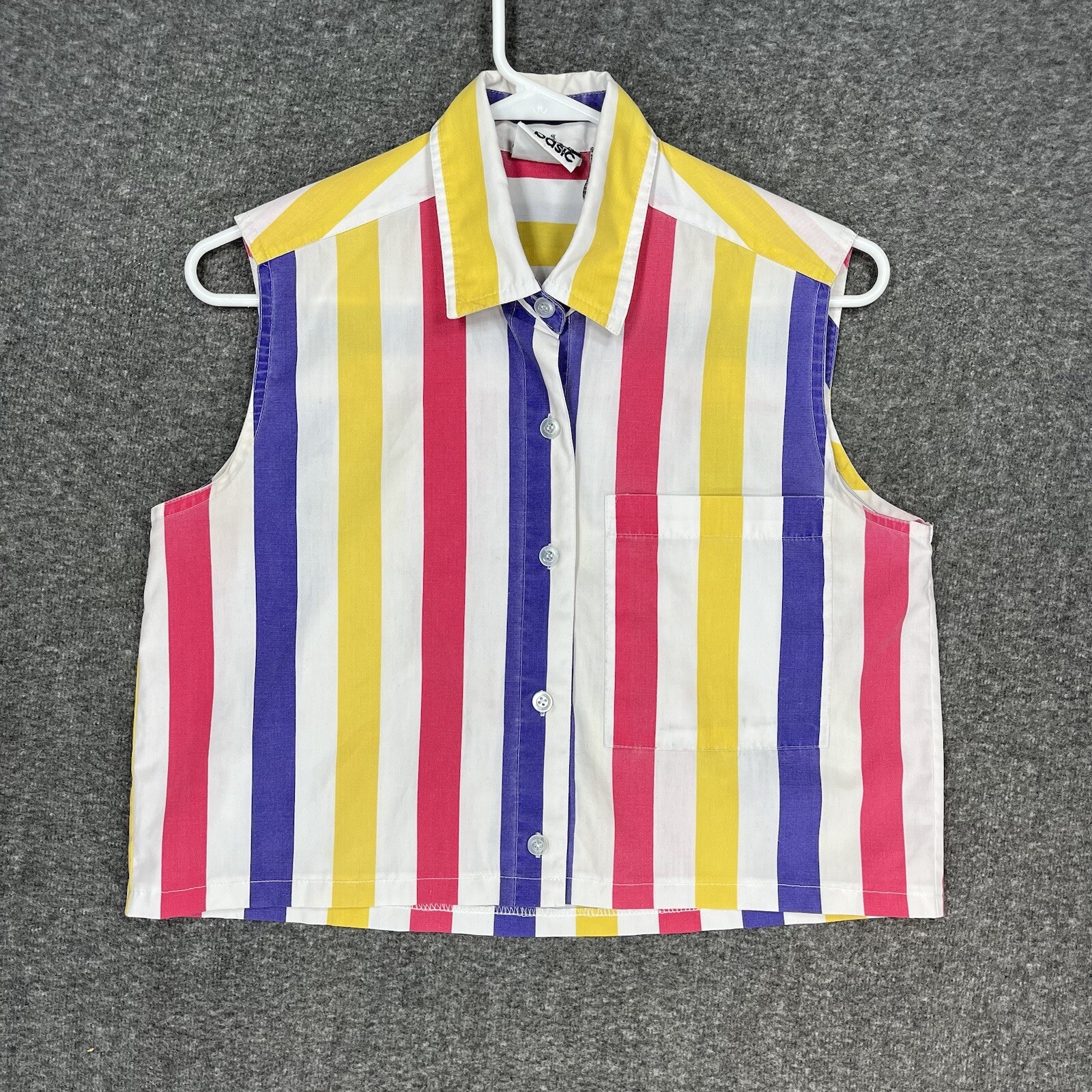 Vintage Simply Basic Cropped Sleeveless Button Up… - image 1