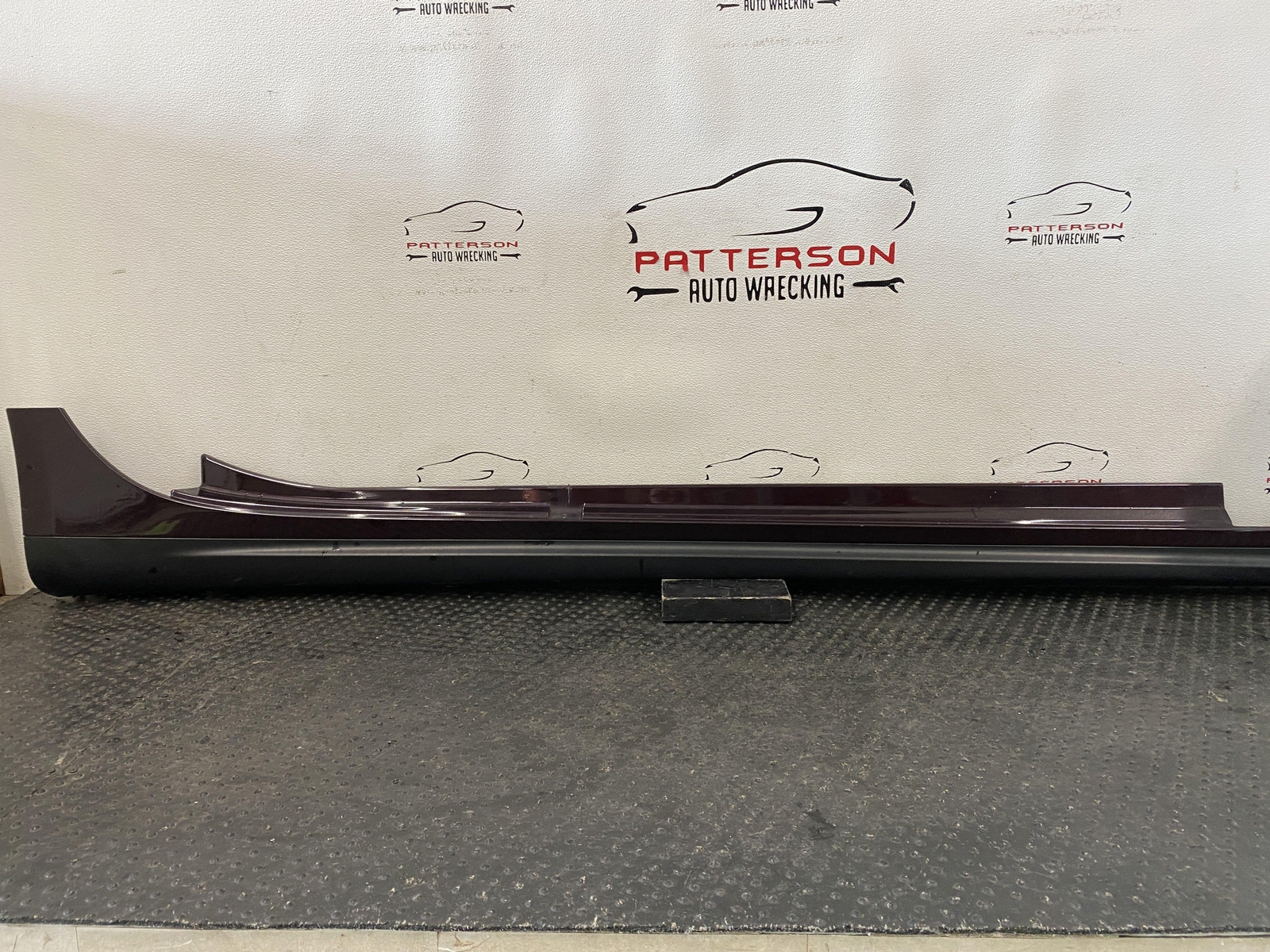 14-21 MASERATI GHIBLI ROCKER PANEL PASSENGER SIDE TRIM MOULDING BORDEAUX 120b