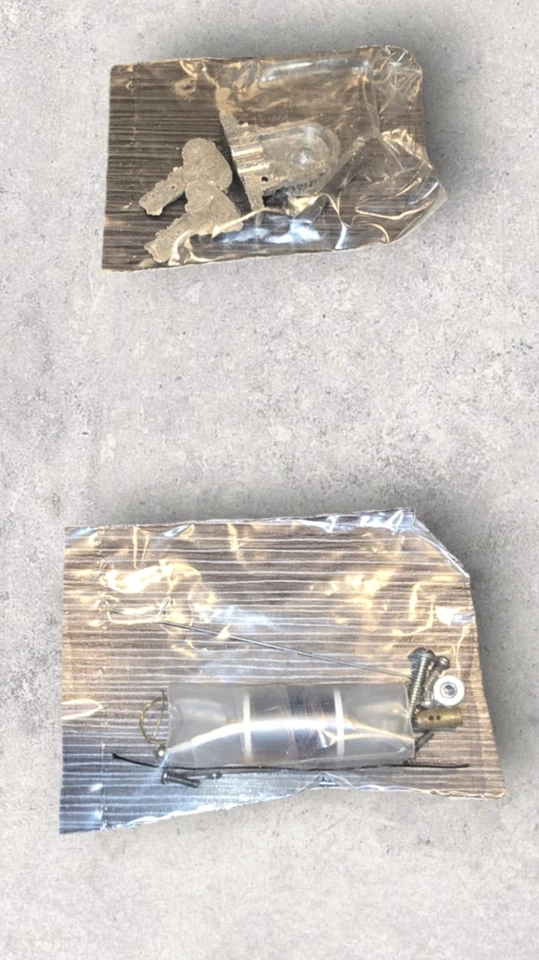 Vintage Walthers HO Metal Crossing Gate Solenoid Controlled Kit W/ Instructions - Image 3 of 4