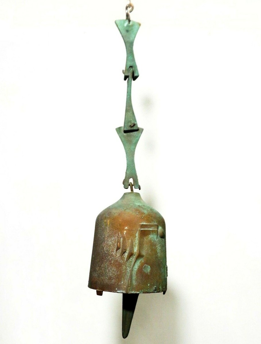 RARE PAOLO SOLERI (ITALY) LG BRUTALIST BRONZE WIND BELL, W/NAT