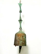 RARE PAOLO SOLERI (ITALY) LG BRUTALIST BRONZE WIND BELL, W/NAT VERDIGRIS PATINA