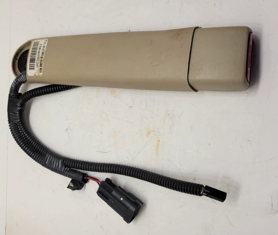 06-11 Buick Lucerne Front Right Passenger Seat Belt Buckle Latch OEM 19149461 - Image 2 of 4