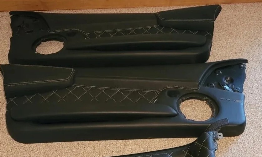  LAMBORGHINI MURCIELAGO ROADSTER INTERIOR DOOR PANELS Q-Citura Black/white