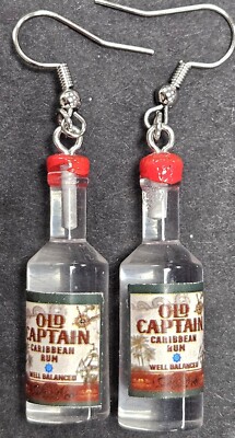 OLD CAPTAIN RUM EARRINGS 3D ALCOHOL DRINK BOTTLE WHISKEY GIN BEER LIQUOR COLLEC