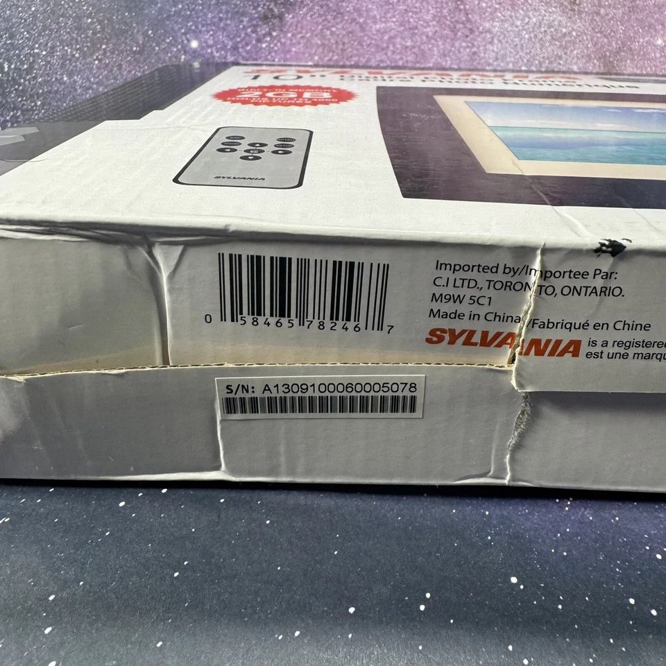 Sylvania SDPF1089 10" LED Wood Finished Digital Photo Frame 2GB New Open Box - Image 4 of 4