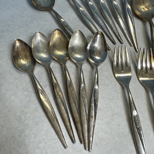 VTG Oneida Community Silverplate FLIGHT 27 Pieces Flatware Serving Spoon Forks - Picture 7 of 17