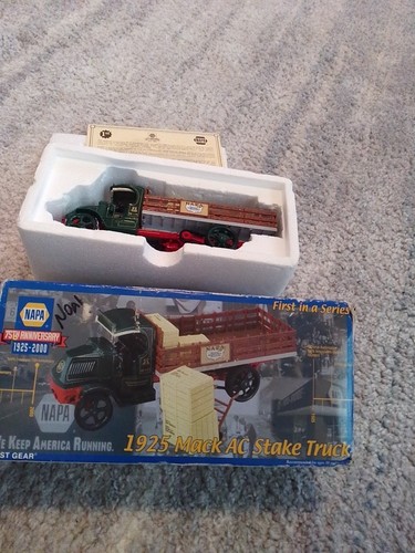 1925 Mack AC Stake Truck NAPA 75th Anniversary 1/24 First Gear Diecast NIB - Picture 2 of 3