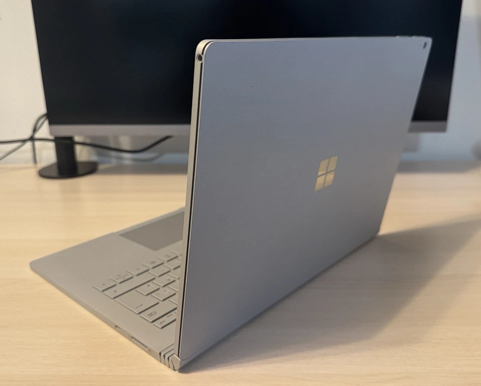 Microsoft Surface Book 2 - 13,5 Zoll, 256GB SSD, Intel Core i5-7300 2.6GHz, 8GB - Bild 2 von 4