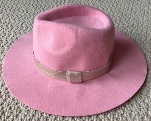 Lady Gaga Joanne World Tour Official Concert Merchandise Iconic Pink Fedora Hat - Picture 2 of 12