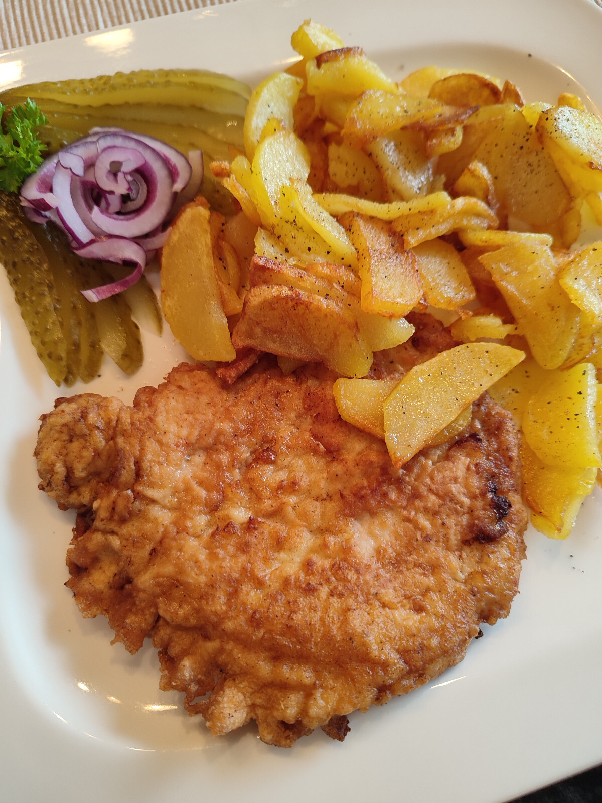 Bitochik mit Röstkartoffeln,Schweinefleisch (in Eierhülle),Fertiggericht, Frisch