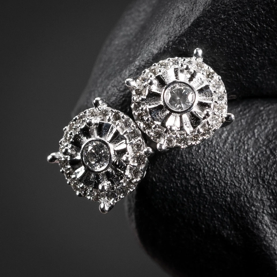 Men's 14K White Gold 0.28 Ct Round Natural Diamond Screw Back Stud Earrings - Image 2 of 4