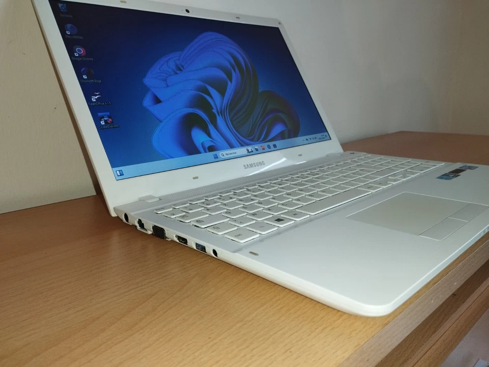 Pc Portable Samsung IntelCore I3 Ram8Go Ssd500Go Parfait Etat - Photo 3/4