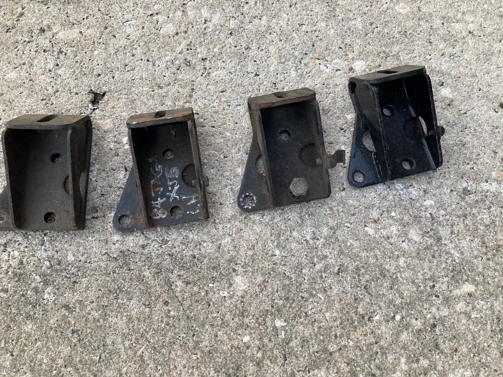 1995 Jaguar XJS Series 3 Left & Right Side Engine Mount Bracket Set OEM main image 0