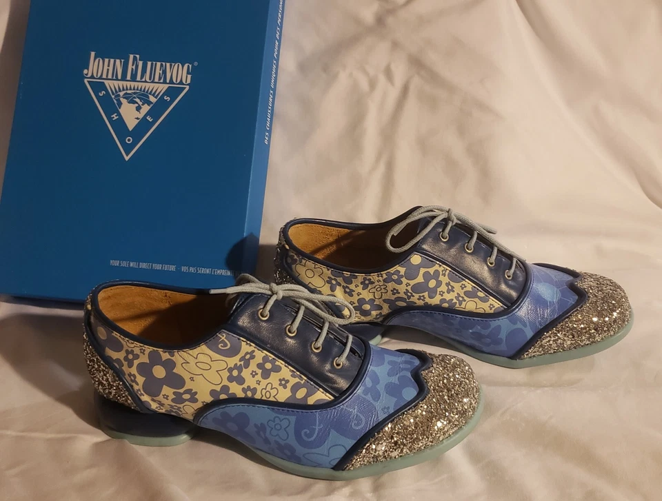 Fluevog Edición Limitada Excelente Estado Fellowship Marth Azul Brillo Floral Foto 2 de 4