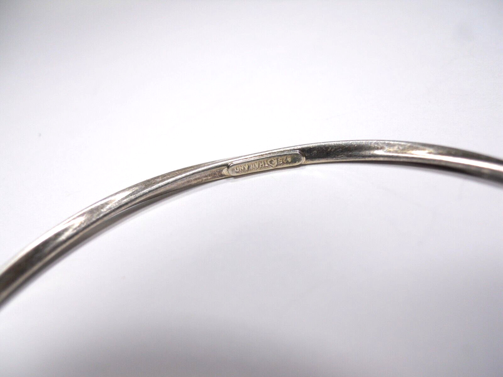 STACKABLE MODERN ROUND TWISTED DESIGN BANGLE 2.5m… - image 8