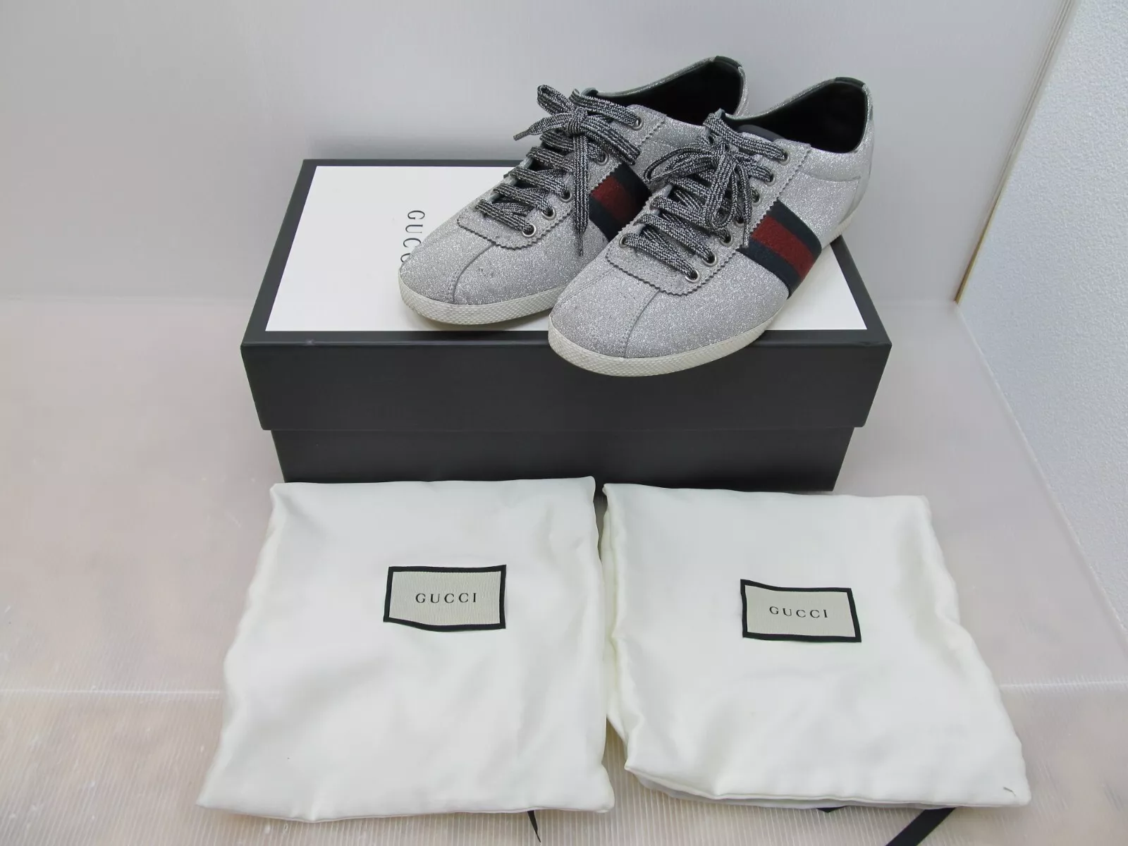 Baskets Gucci Ace argent paillettes ligne toile tête de tigre cloutée USM 7,5 en boîte