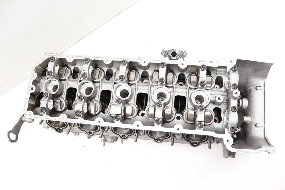 2006-2010 BMW M5 5.0L - LEFT 5.0L Engine Cylinder HEAD 7833881 - Image 2 of 4