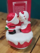 I Saw Mommy Kissing Santa Claus Music Box Windup Rotating Christmas Figurine