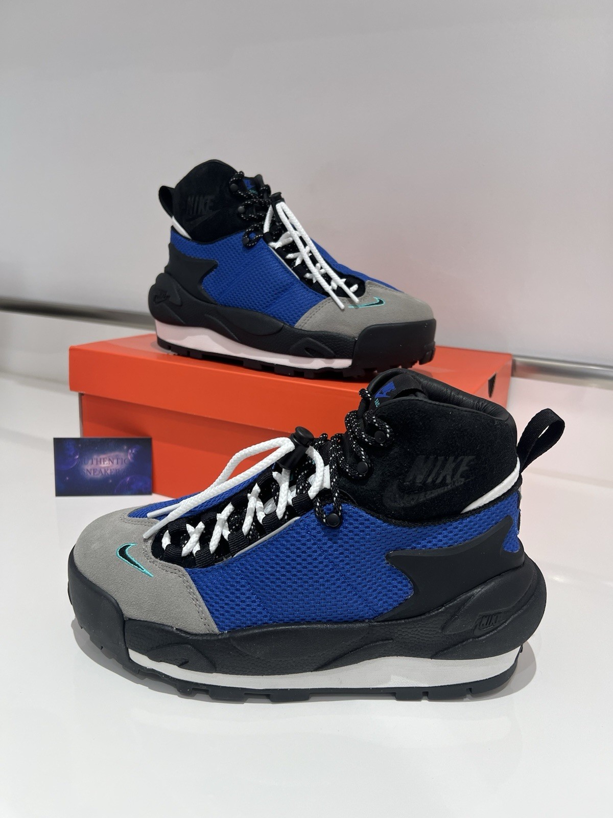 SACAI X NIKE Nike Magmascape x Sacai SP 'Varsity Royal Blue Black' UK4.5 PREZZO AL PUBBLICO £ 200