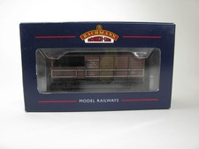 Bachmann 33-301C 20 Ton Toad Brake Van BR Bauxite (Westbury RU)
