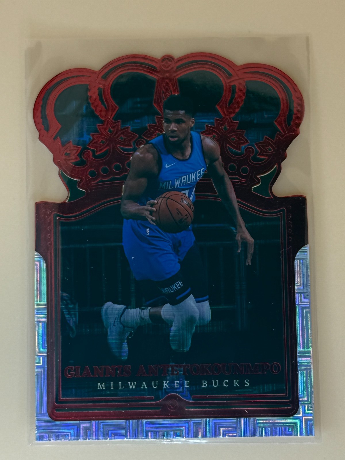 2021-22 Panini Crown Royale Asia Red Giannis Antetokounmpo #4