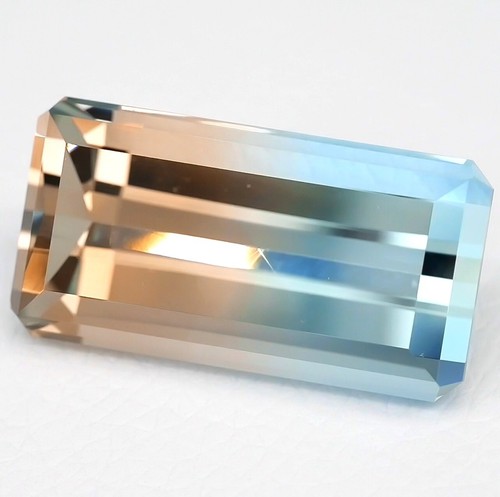 83.33cts CERTIFIED COLLECTORS GEM UNHEATED VERY RARE BI COLOR TOPAZ FROM UKRAINE