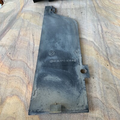 Genuine BMW 3' Series E30 Fan Shroud Radiator Frame Cover Mount 1712829 oem