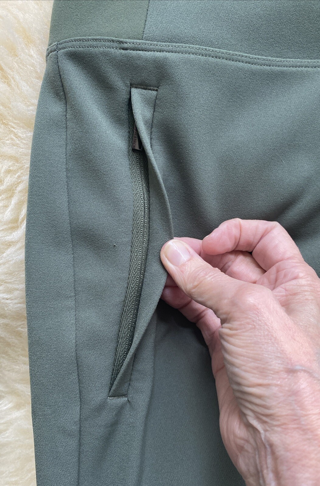 ATHLETA Endless Pant Deep Fern Green Size 6