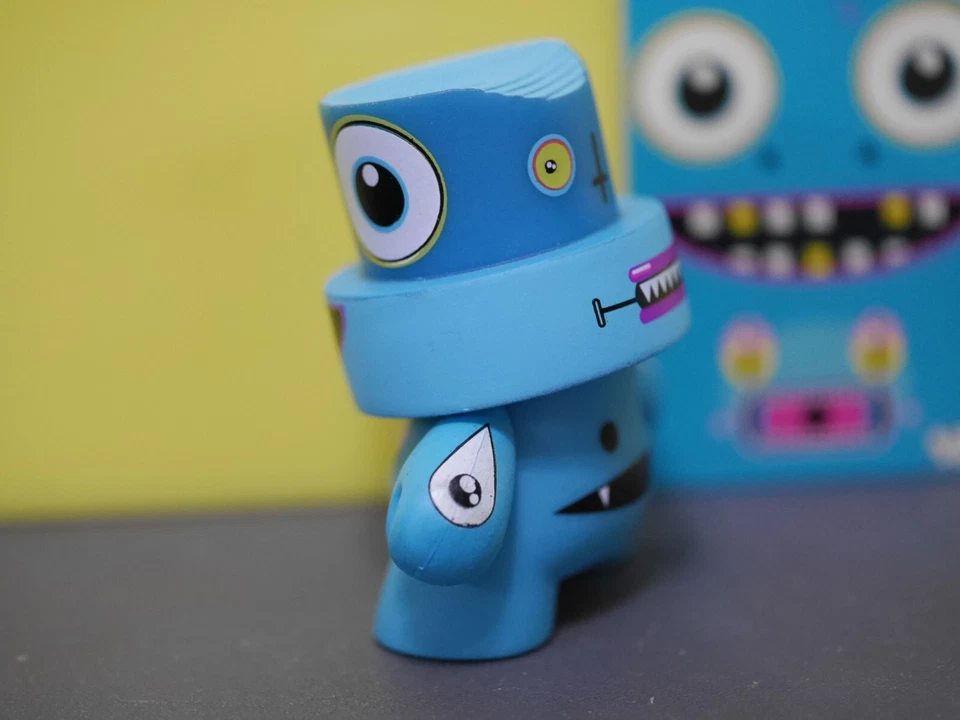 Kidrobot Fatcap Series 2 Dalek Blue vinyl art toy 2008 AS IS - Image 4 of 4