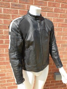 jaqueta dainese couro usada