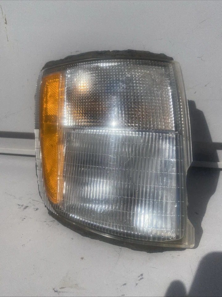 Luz de señal de giro de estacionamiento para pasajeros derecho Isuzu Trooper 1998-2002 (chip) Foto 4 de 4