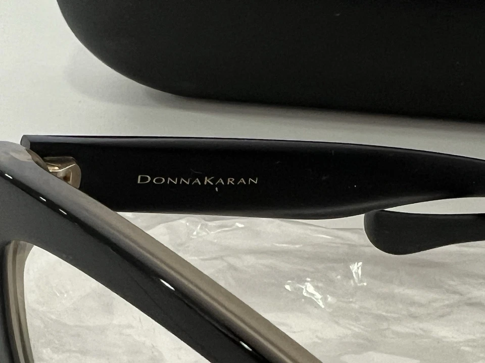 Armação de óculos DONNA KARAN DO5000 015 PRETO/CINZA CHIFRE 52/17/135 FEMININO - Imagem 3 de 4