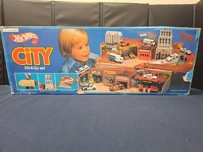Vintage 1979 Hot Wheels City 
