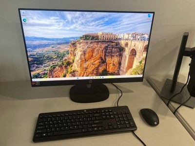 HP 27'' Touchscreen All-in-One PC Ryzen 7 7730U 16GB RAM 1TB NVMe SSD Win 11 WiFI