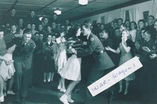 WW II Usa Photo US Soldiers Dancing