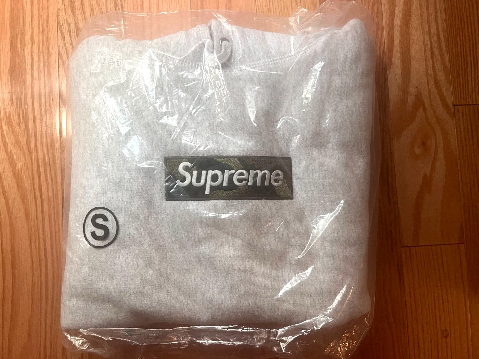 Sweat shirt à capuche logo Supreme Box FW23 gris cendres et camouflage petit S BOGO