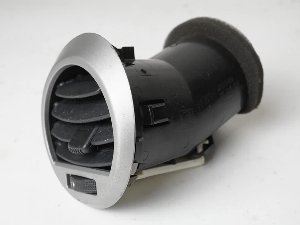 Suzuki Reno 2005-2008 parrilla boquilla de ventilación de aire calentador temperatura conducto tablero OEM Foto 2 de 4