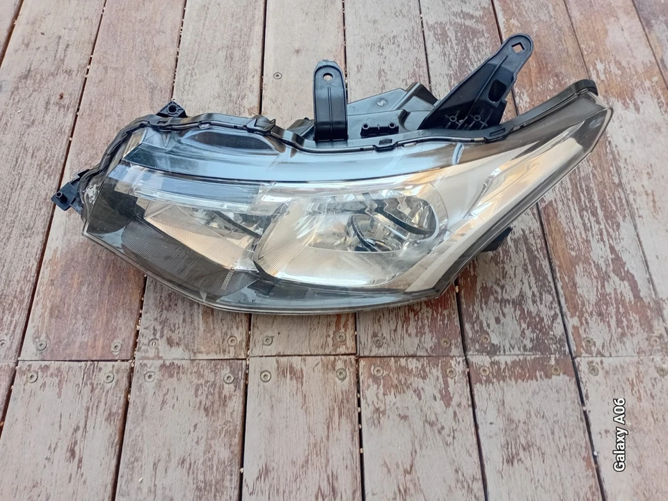 Xenon HID Right Headlight for Mitsubishi Outlander 2014–2015 8301C662 OEM - image 3 of 4