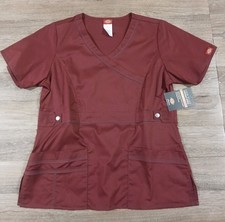 Womens dickies genflex scrub top. Size M. Color wine. style 817355