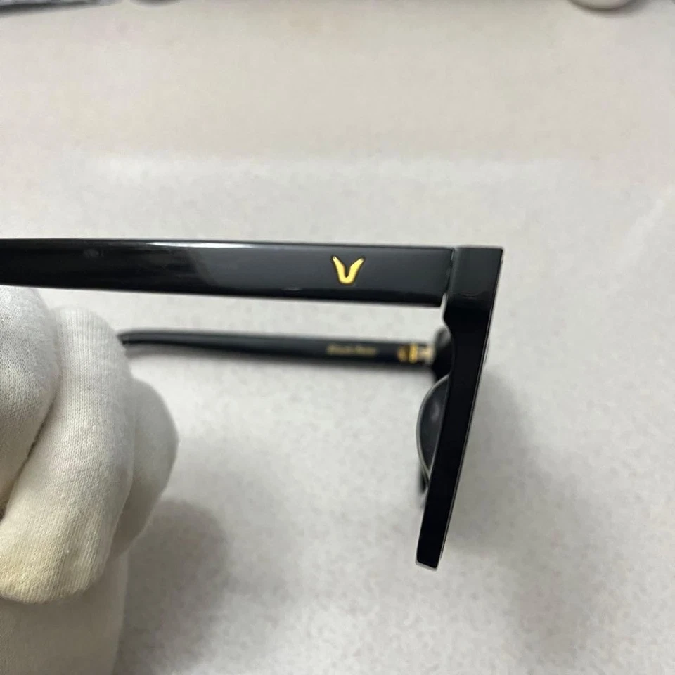 Gafas Gentle Monster negras Peter unisex marco negro usadas Foto 4 de 4