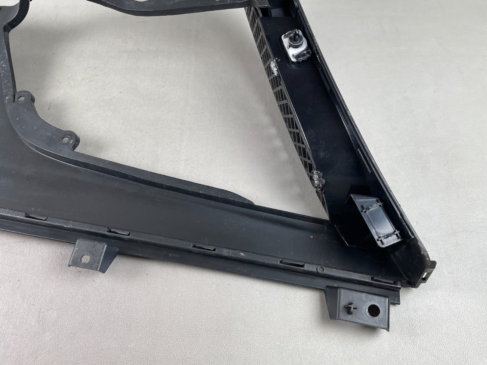 Nice! 2008-2012 Audi R8 Coupe Left Driver LH Side Rear Lower Quarter Trim OEM