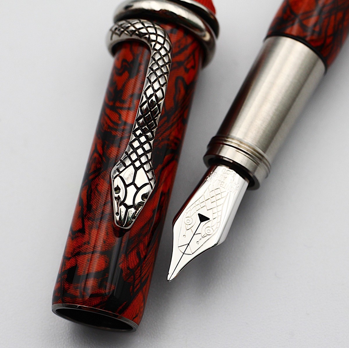 Montblanc Fountain Pen Heritage Collection Rouge et Noir Serpent Marble  119852