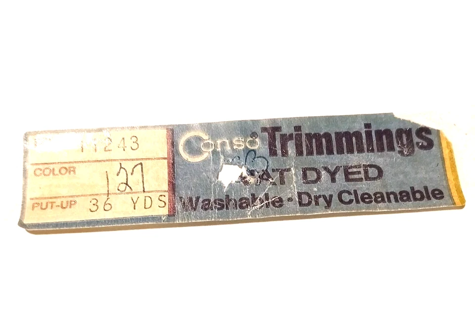 Pompones de colección con flecos de bola verde de 14 yardas tamaño centavo Foto 3 de 4