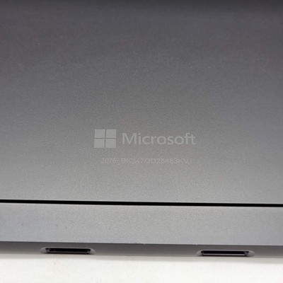 Microsoft Surface Pro 11 2076 13